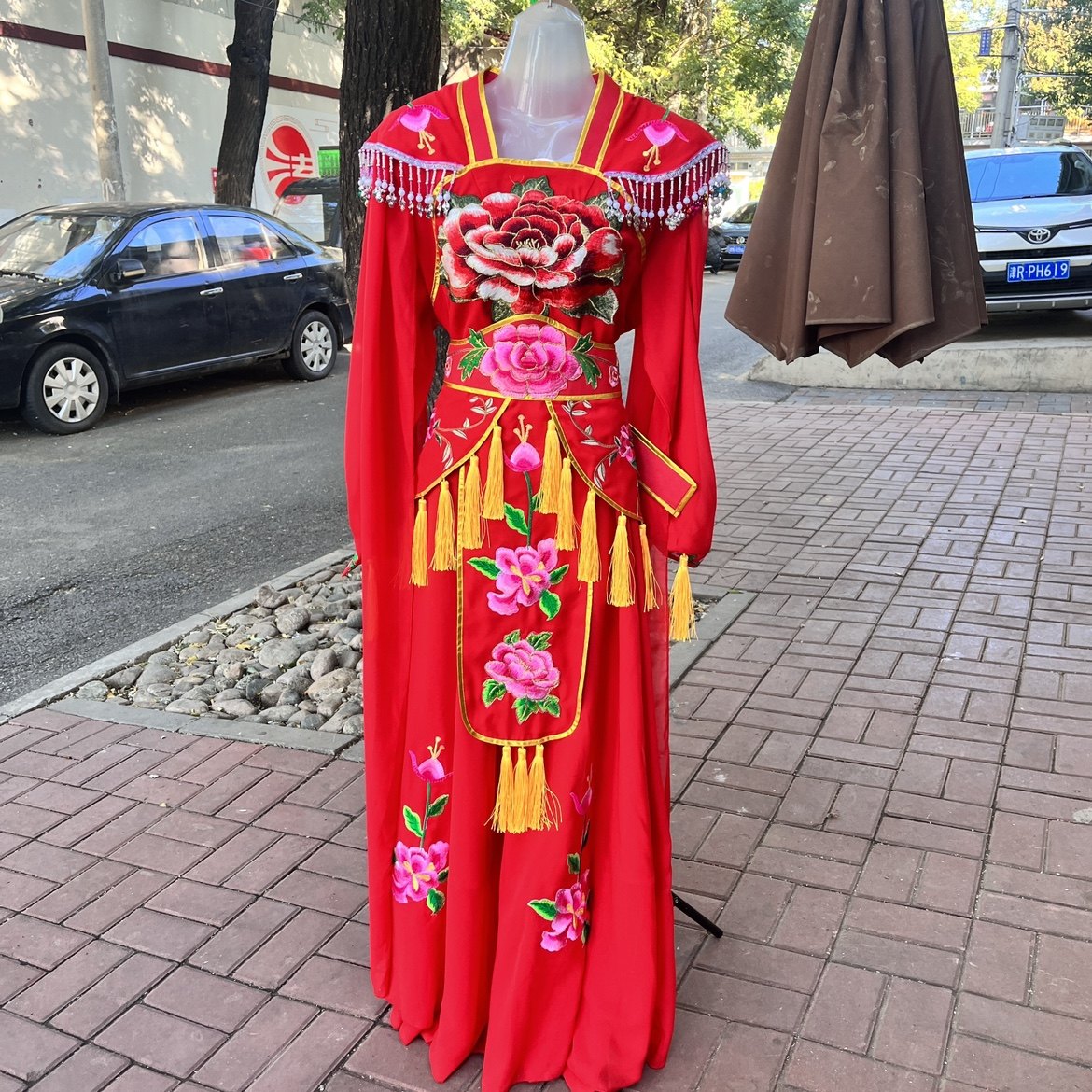 新款秋冬季加肥加大胖妹妹专用双层裙摆流苏带肩款新品东北大秧歌