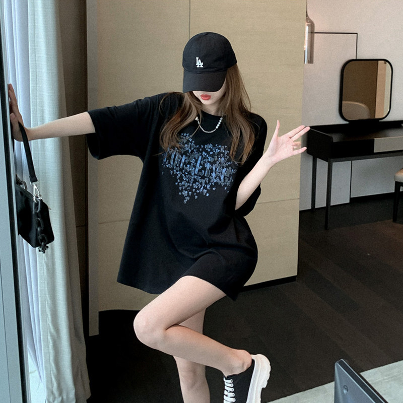 韩国2026春秋新港风爱心印花下身失踪T恤女设计感小众短袖潮大尺