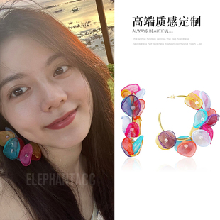 波西米亚彩色花瓣布艺花朵耳环慵懒法式复古大耳圈麦麦同款耳饰女