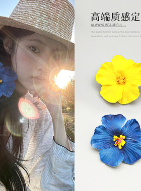 蓝色鸡蛋花发夹侧边假花
