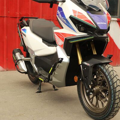 适用本田NS150XC保险杠前