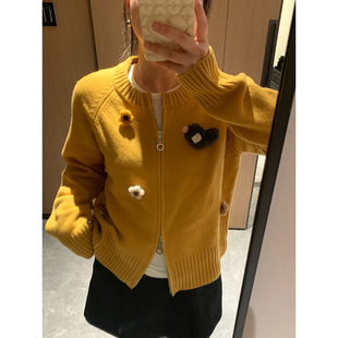 花总吖 秋冬新款简约全羊毛小花扣拉链开衫毛衣正肩小版多色开衫