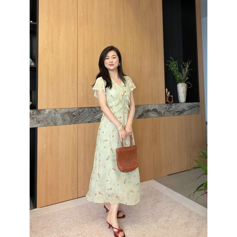 花总吖  夏款韩系晕染绿双层荷叶边V领连衣裙法式印花合身连衣裙