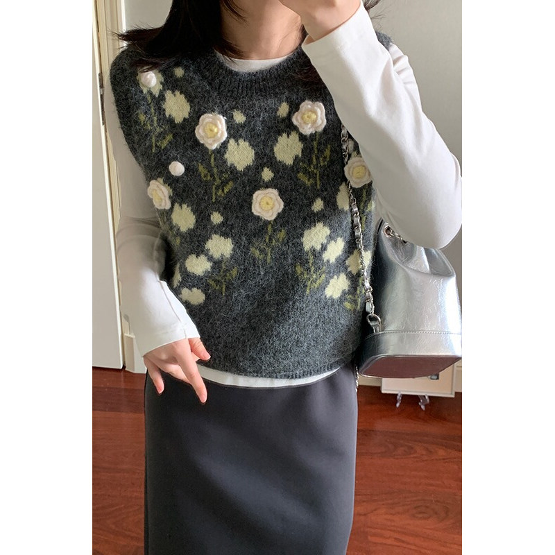 花总吖 秋冬新款立体花朵针织圆领无袖叠穿马甲宽松内搭钩花马甲