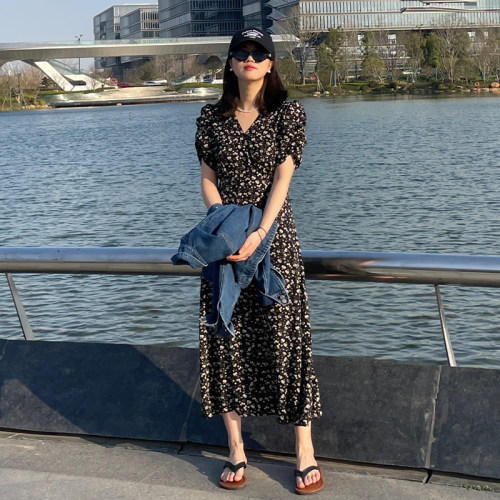 碎花V领短袖夏日氛围感连衣裙