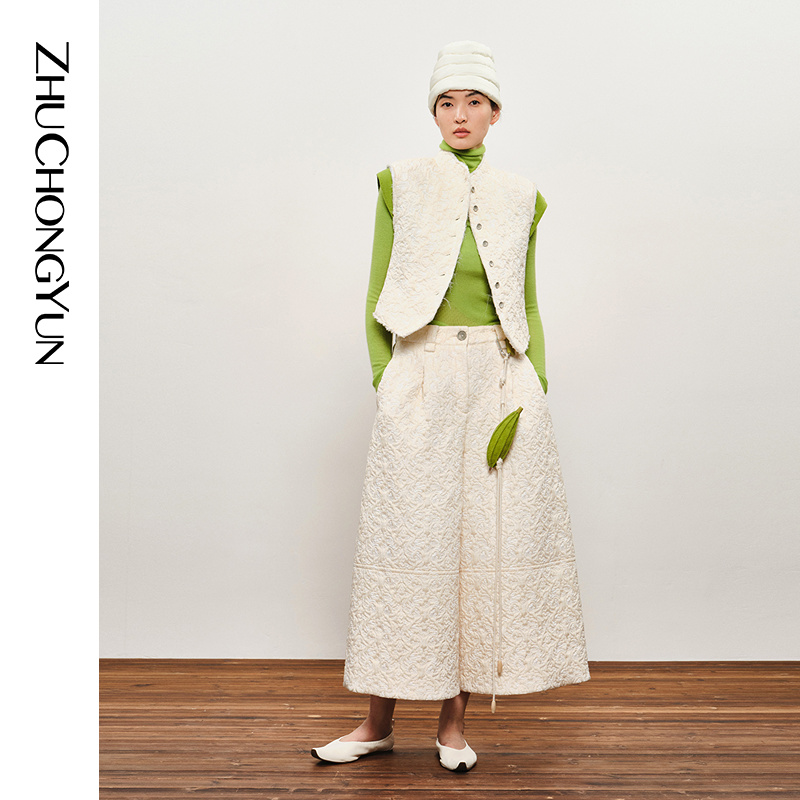 阔腿版型，肌理提花