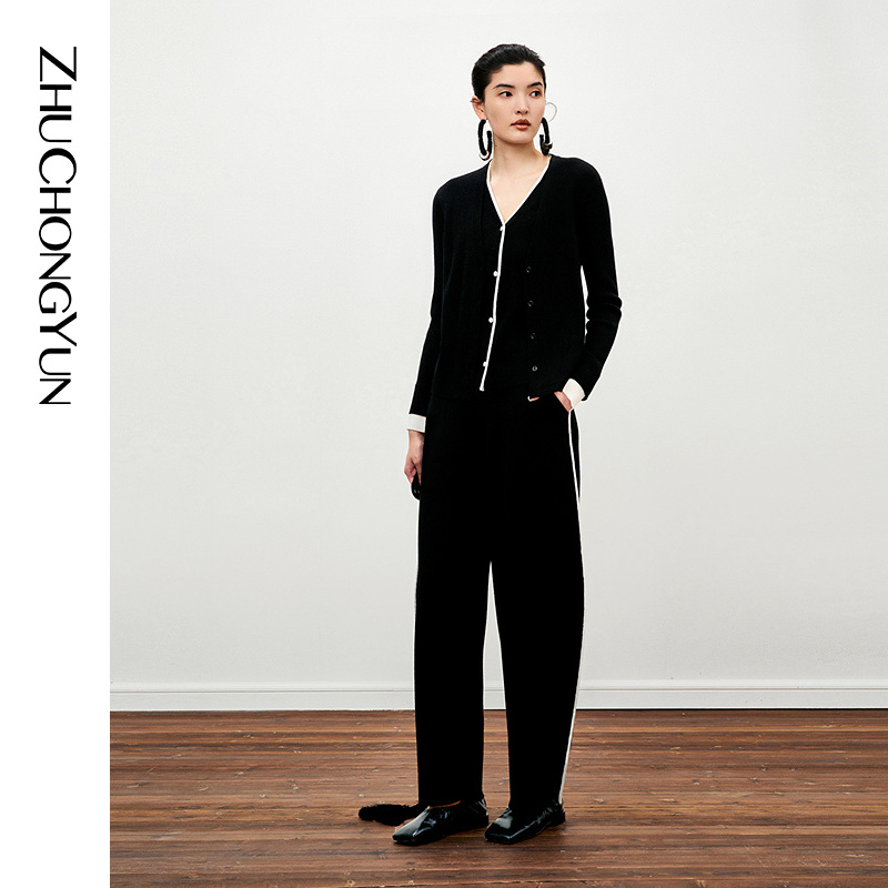 黑白撞色，厚实质感