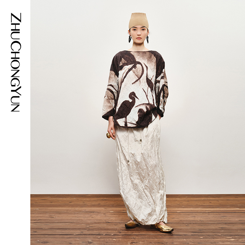 东方白鹳花稿，诗意静谧