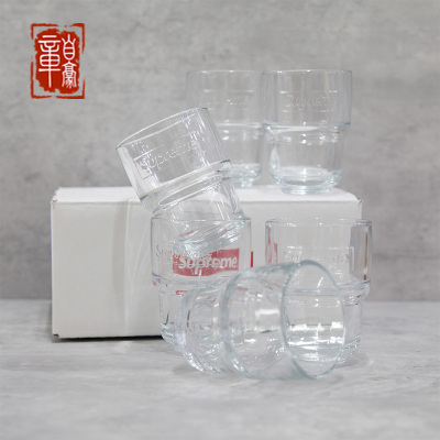 章自豪现货FW24 SUPREME La Rochere Glasses 浮雕LOGO玻璃杯水杯