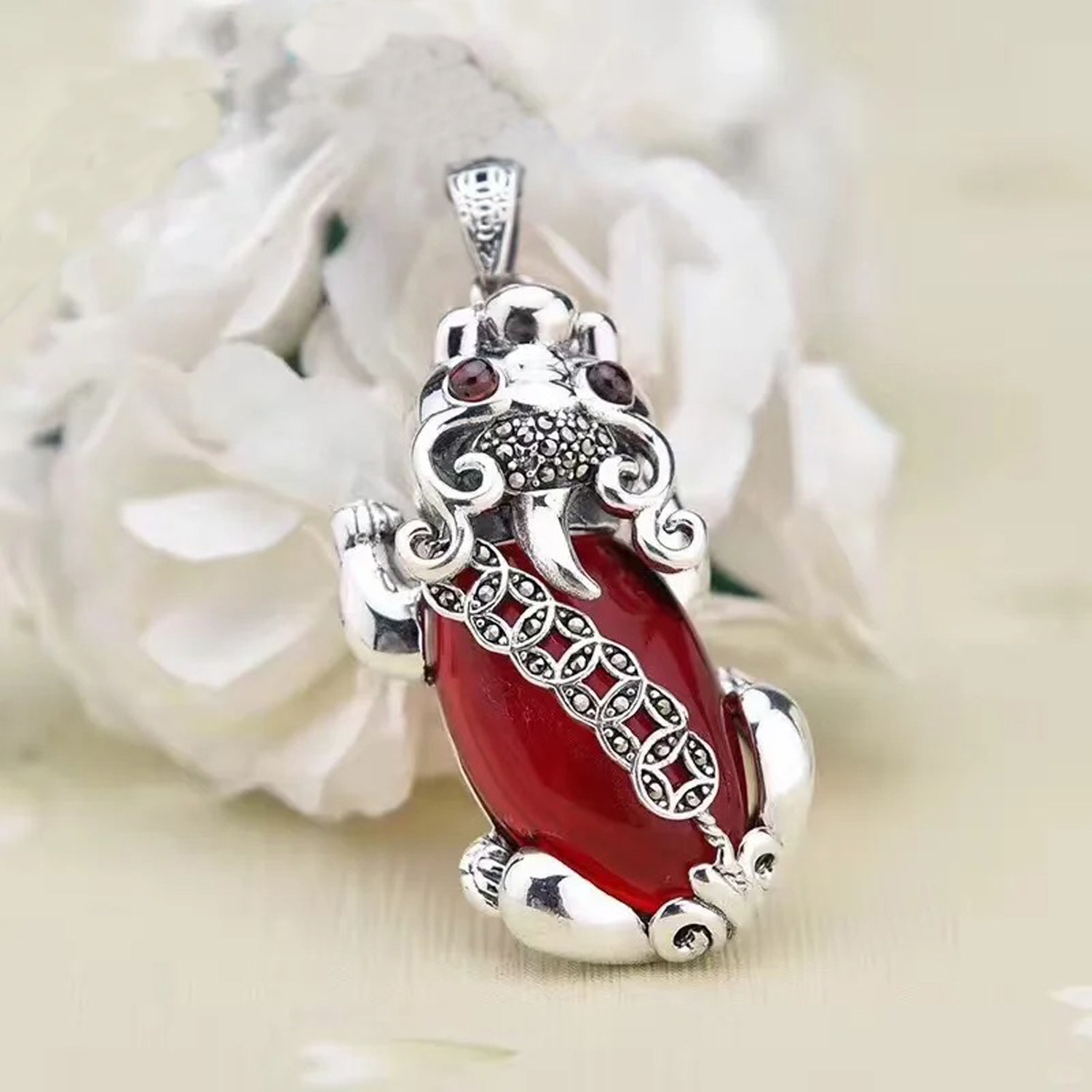 复古铜钱大貔貅石榴石吊坠新中式国风个性霸气做旧潮男女挂坠项链