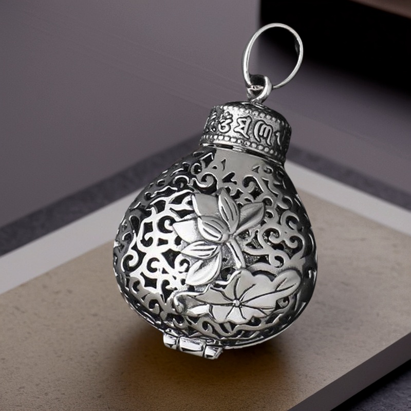 新中式福字梨形香囊吊坠可打开双面镂空复古莲花扩香薰嘎乌盒项链