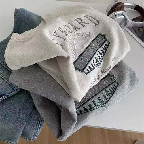 重工刺绣圆领卫衣女宽松减龄