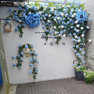复古风仿真玫瑰花藤蔓装饰花墙造景布置背景墙蓝色白色系网红打卡