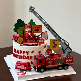 消防车主题生日蛋糕装饰红色卡通儿童男孩生日蛋糕消防员烘焙用品