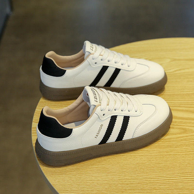 德训鞋女款2026新款春季百搭轻便平底学生运动板鞋真皮软底小白鞋