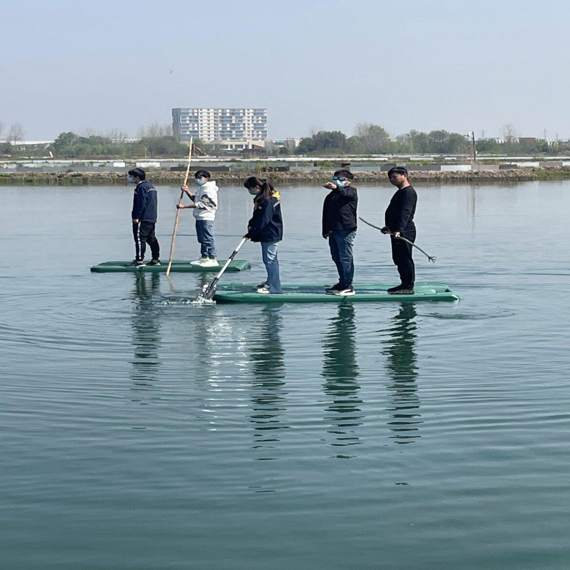 水上钓鱼浮台 塑料平板船 牛筋加厚 水草色钓鱼撒网泡沫船