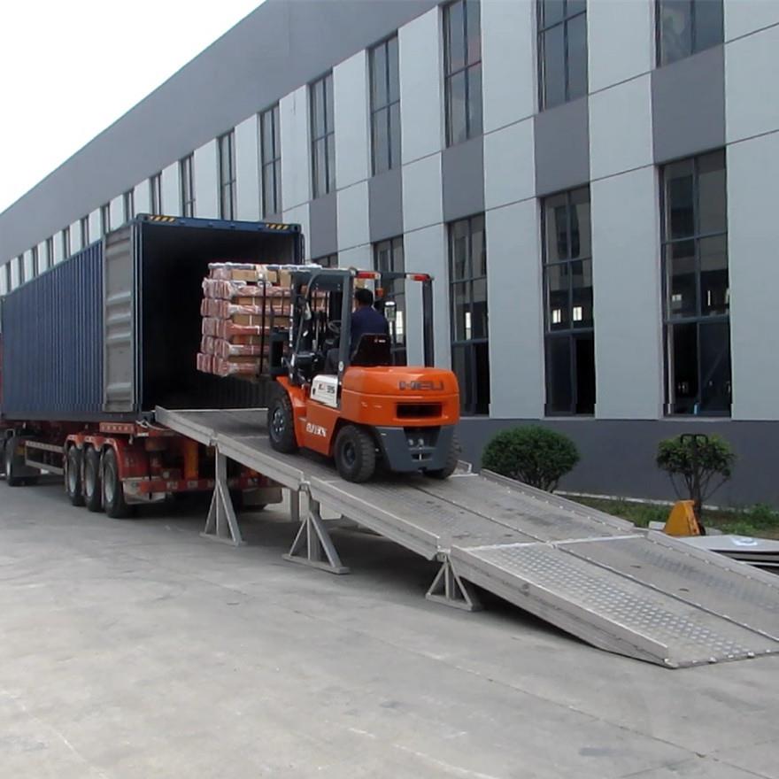 叉车登车桥汽车尾板移动式登车板卸货平台集装箱斜坡铝合金坡道