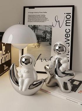 创意宇航员太空人摆件现代简约客厅酒柜桌面装饰工艺品儿童房摆设