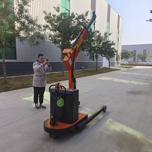 单臂吊车自动液压60度旋转吊机移动式 无腿配重式 搬运车