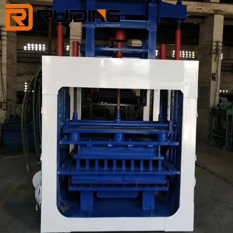 免烧砖机 空心砖机 水泥制砖机 销售液压砖机马路砖机QT10-15