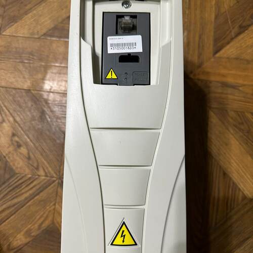 议价ACS510-01-04A1-4 abb变频器 1.5kw 工业调速控制设备维修