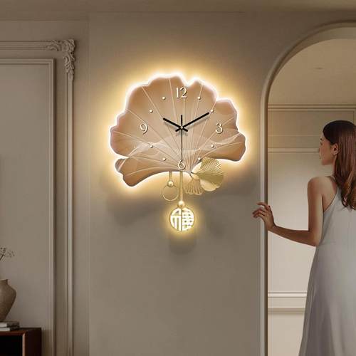 2025新款创意轻奢高档钟表挂钟现代简约大气客厅静音挂表时钟挂墙