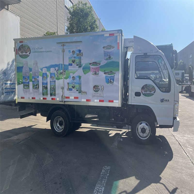 ISUZU4*2厢式货车右舵五十铃货车保温冷藏车冷链运输车