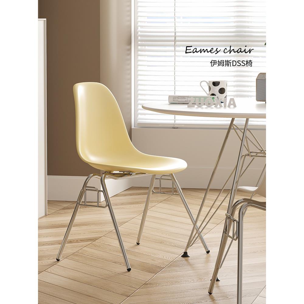 斯堪的纳维亚流行餐椅Eames中世纪设计师家庭无扶手椅办公室可堆