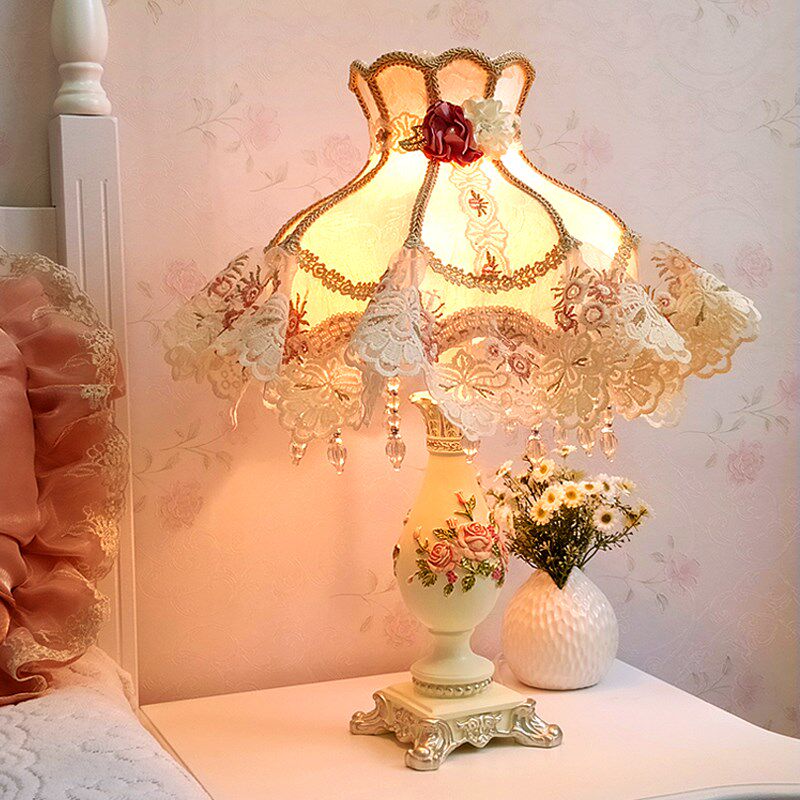 欧式台灯婚房卧室床头灯新娘陪嫁灯公主房蕾丝轻奢华浪漫时尚温馨
