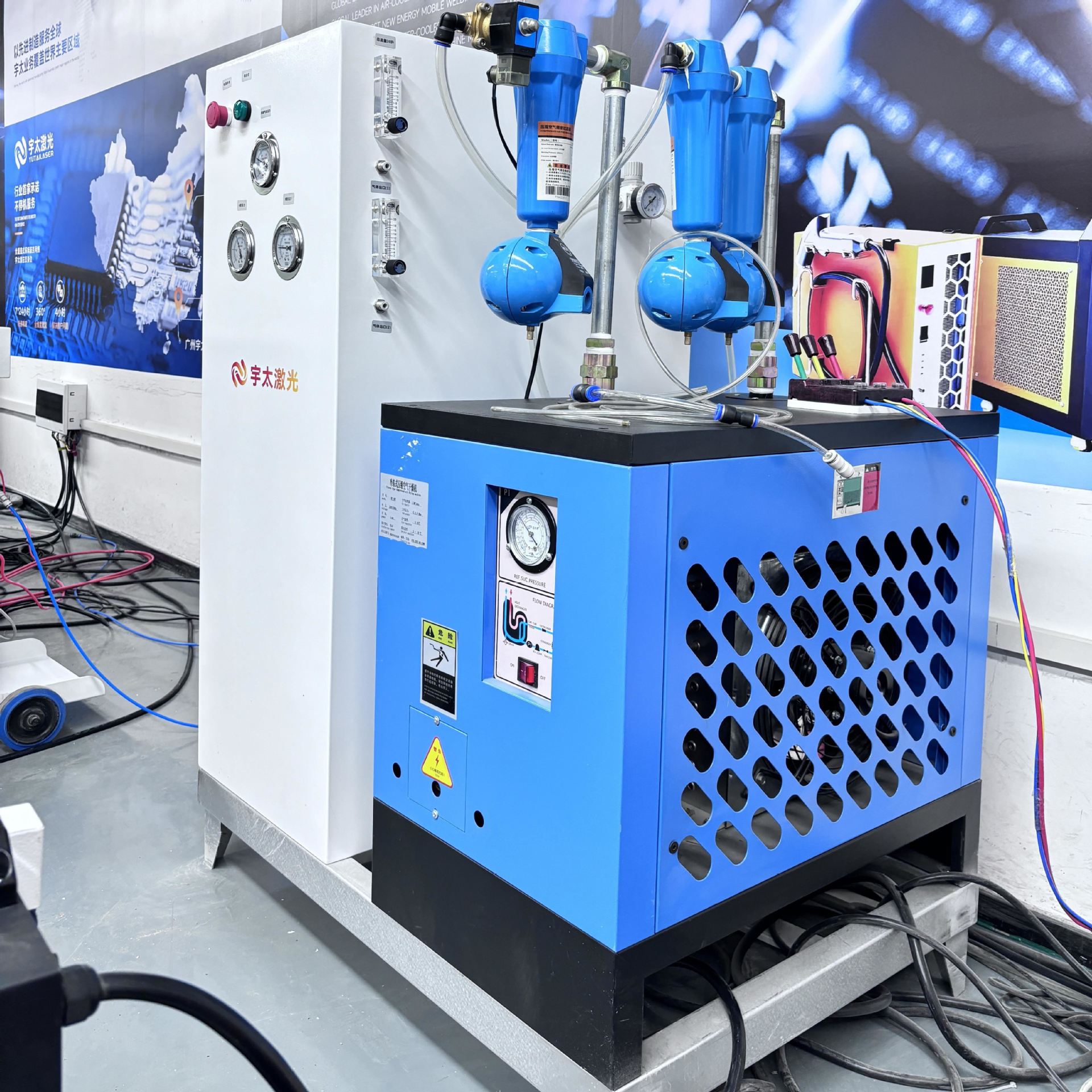 宇太激光焊接制氮机自动激光焊手持激光焊氮发生器高纯度99氮气机