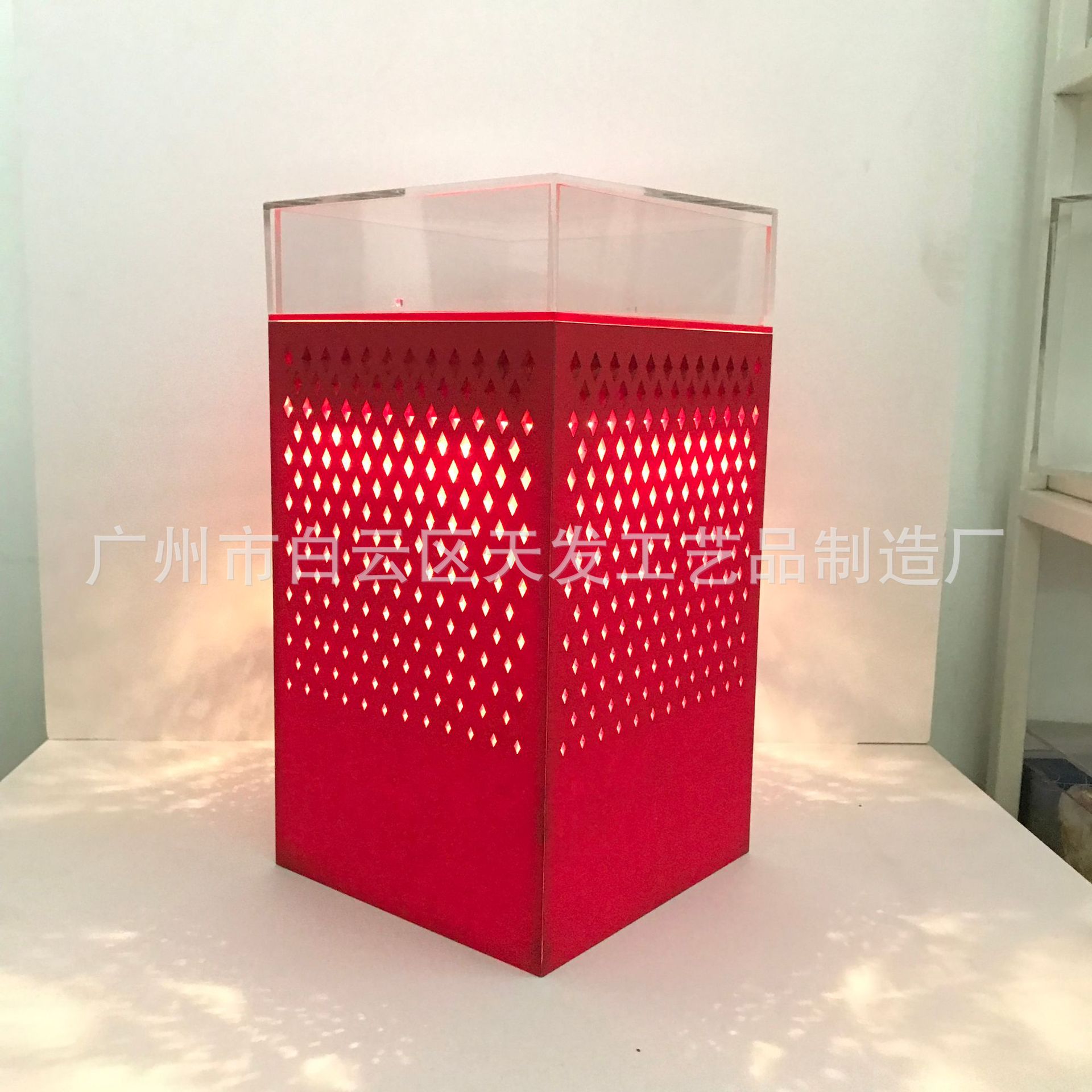 天发工艺厂家 亚克力啤酒旋转架 亚克力led啤酒架 亚克力酒水架