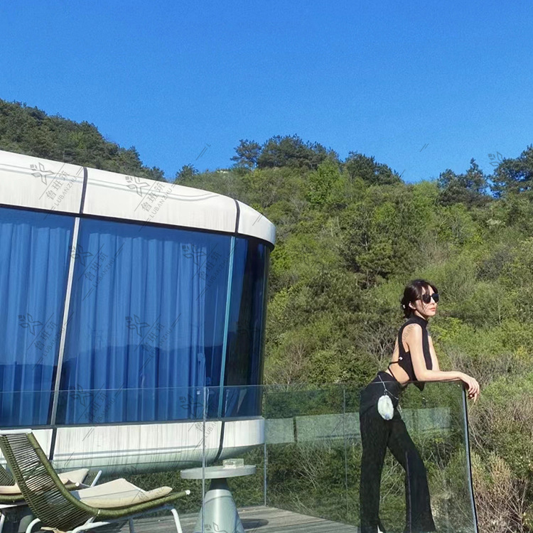 新型创意网红民宿钢结构星空房屋可移动式集装箱房子办公休息室