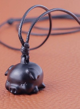 黑檀木质生肖小猪项链吊坠项坠毛衣链情侣可爱小孩朋友生日礼物
