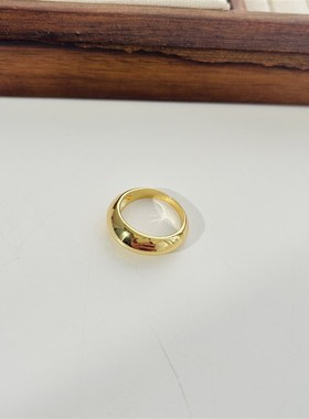 金色圆形素圈戒指女简约时尚通勤光滑亮极简小众设伙计轻奢指扣潮