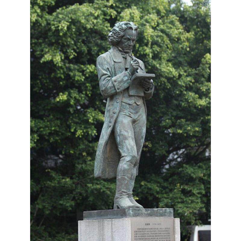 音乐人物铜雕塑定制贝多芬雕像玻璃钢铸铜抽象人物拉小提琴雕塑
