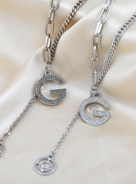 韩饰缘新款时尚百搭项链女气质满钻字母吊坠短款毛衣链服饰配饰女