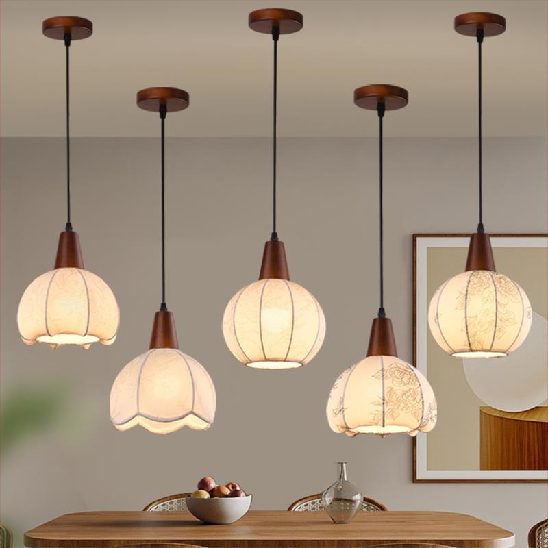 新款法式中古餐厅吊灯中式复古布艺卧室宋代美学侘寂风实木餐桌灯