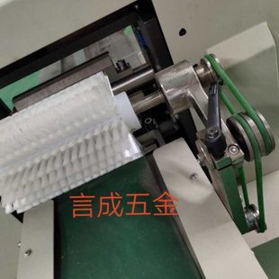 厂家直供180型松川枕式包装机配件出料扫颗粒毛刷总成量大包邮