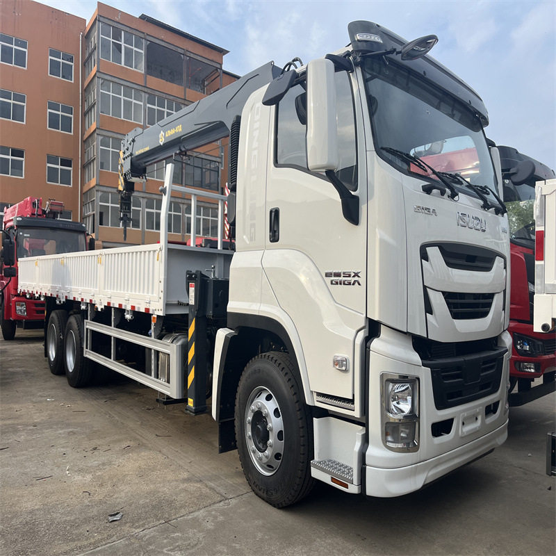 ISUZU6*4货车工程车翻斗车源头工厂8-10吨随车吊大型清障车
