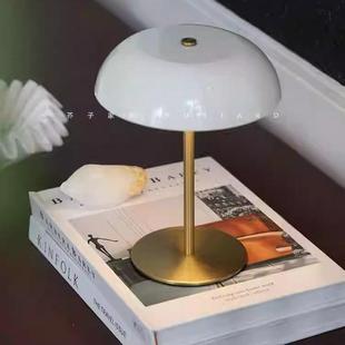 北欧桌面充电小夜灯法式床头灯覆古卧室金属中古红色可调光台灯