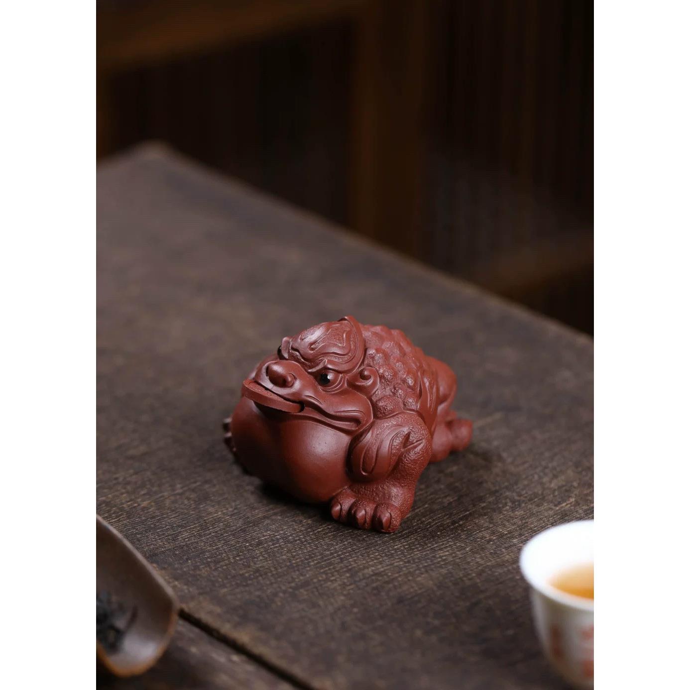 宜兴紫砂【金蟾】茶宠招财摆件手工大红袍三脚蟾蜍茶桌台可养茶玩