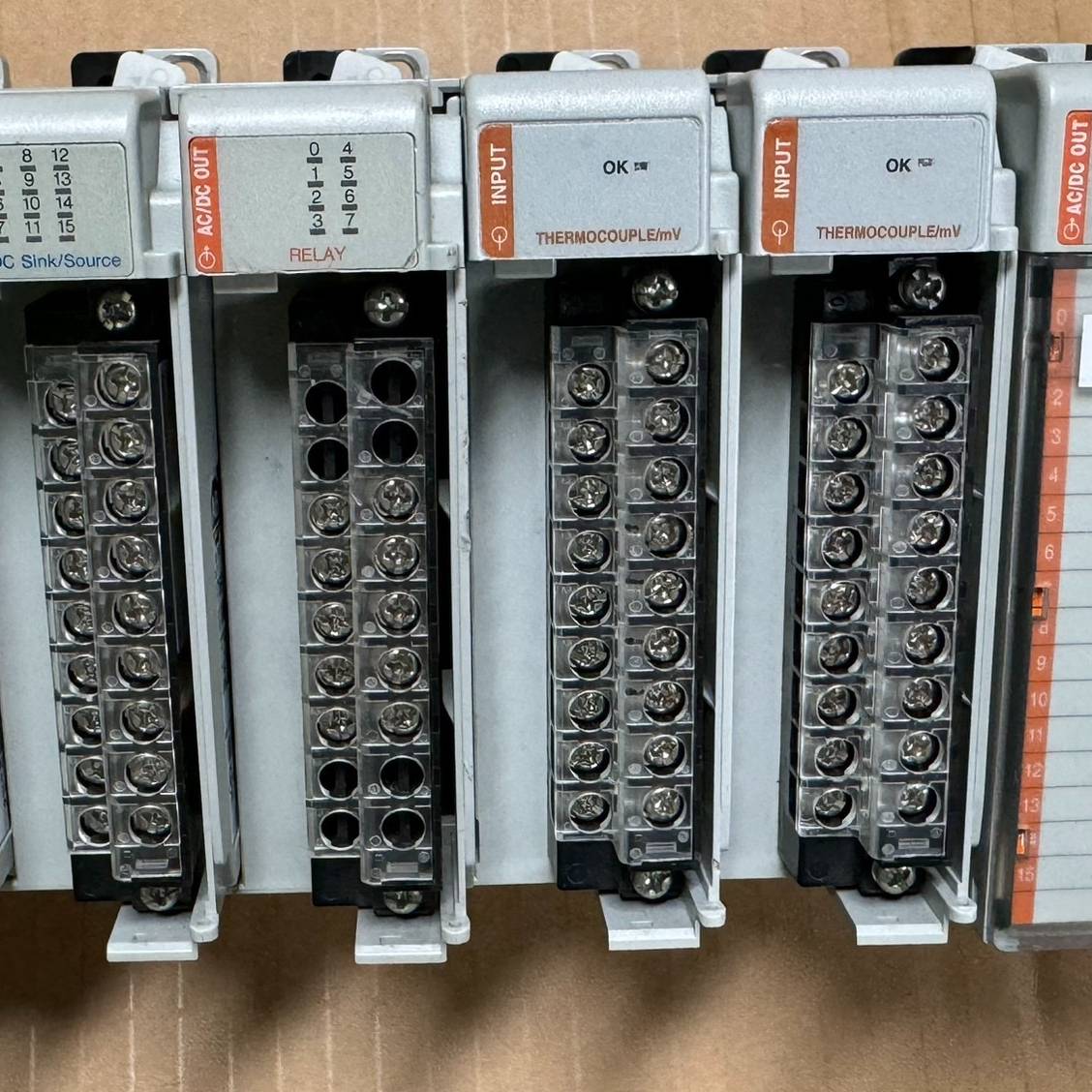 议价1769-IT6, 2个 1769-OW8 、1