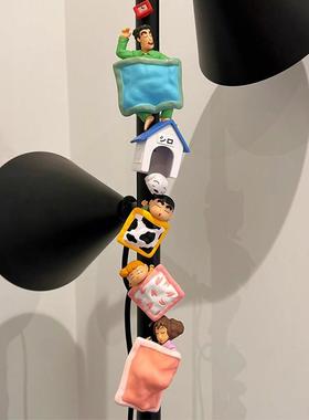 蜡笔小新一家客厅落地灯装饰摆饰灯边框开关遮丑装饰墙贴家用好物