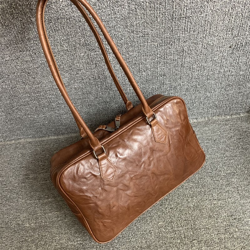 高级质感真皮新品女包复古头层手抓纹牛皮女手提腋下简约法棍包