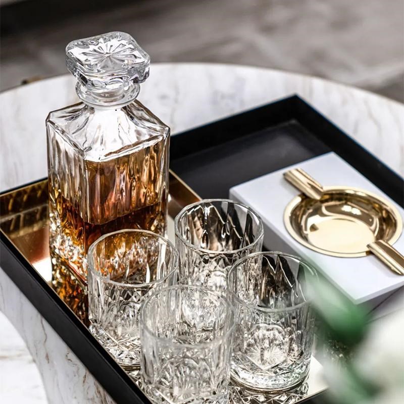 现代样板间高档轻奢酒具酒瓶酒杯托盘摆件高级感桌面软装搭配装饰