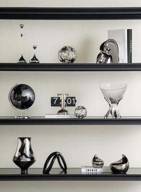 轻奢风格高端银色组合电视小众沙发背景墙开放式网格饰品简单样板