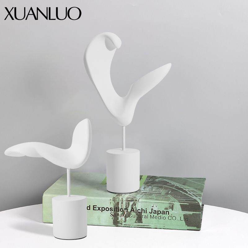 现代简约抽象组合树脂摆件酒店别墅电视柜玄关创意桌面摆件装饰品