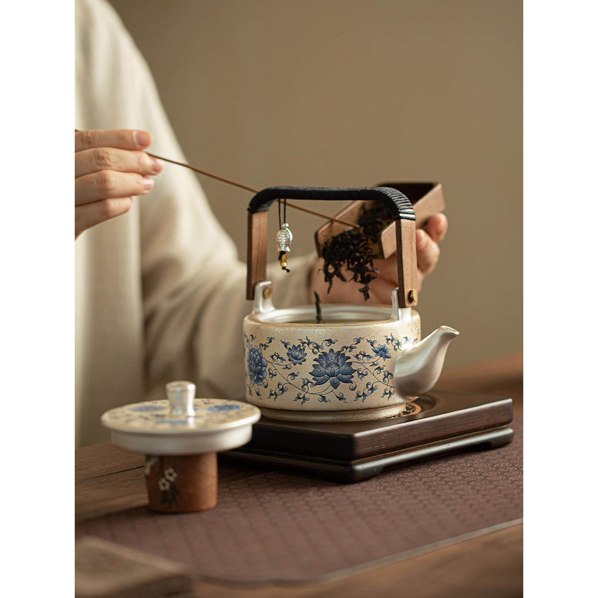 鎏银功夫茶具套装缠枝莲提梁壶一壶二杯茶壶茶杯泡茶器高档礼盒
