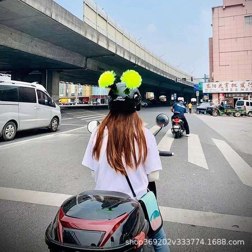 头盔装饰辫子冲天鞭摩托车机车滑雪配件个性创意改装脏辫网红爆款