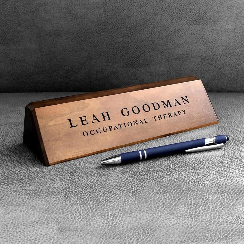 木牌定制刻字姓名j座位牌前台咨询展示牌实木桌面指示牌号码牌台